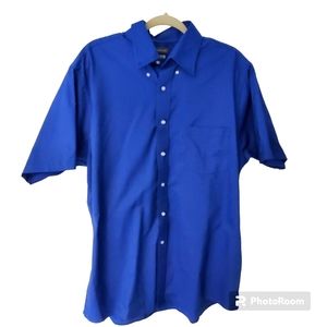 142. Van Heusem Large Men's Blue Short Sleeve Button Up